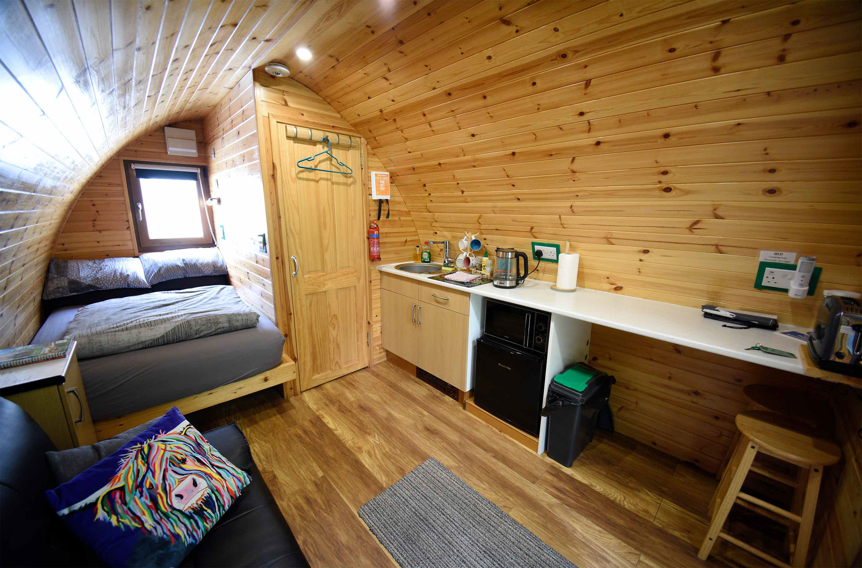 Self catering accommodation in Portree with double bedroom and smart tv with WIFI